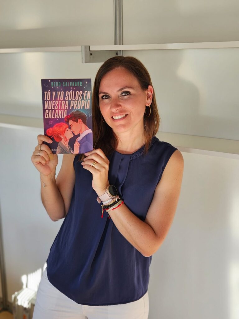 bego salvador con su novela